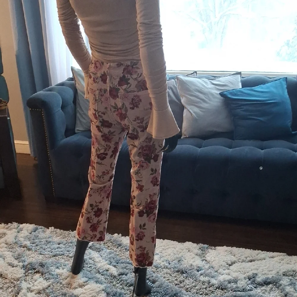DRIFTWOOD Floral Cropped Pants in Pink and Burgundy - Picture 3 of 4